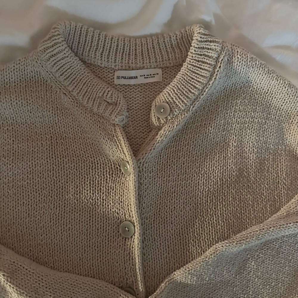 Pull&Bear Women's Cream Cropped Sweater